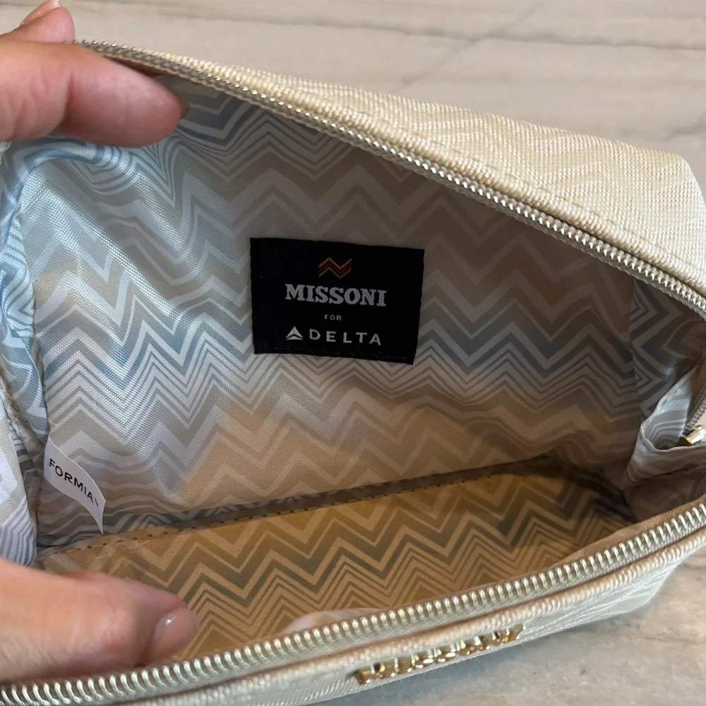 Missoni Cream Chevron Cosmetic Pouch with Gold Logo. Missoni for Delta One